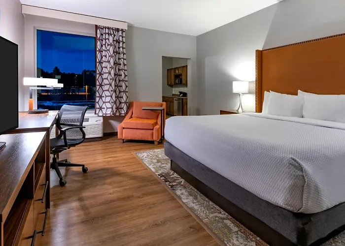 La Quinta By Wyndham East I-40 Hotel 3*
