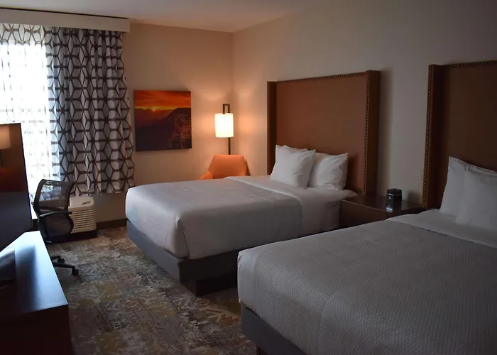 La Quinta By Wyndham East I-40 Hotel 3*