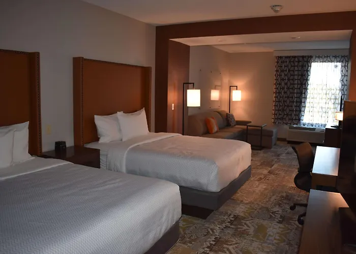 La Quinta By Wyndham East I-40 Hotel 3*