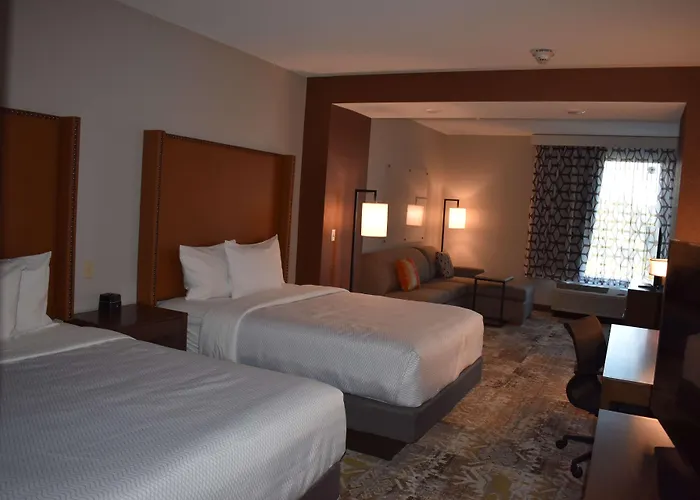 La Quinta By Wyndham East I-40 Hotel 3*